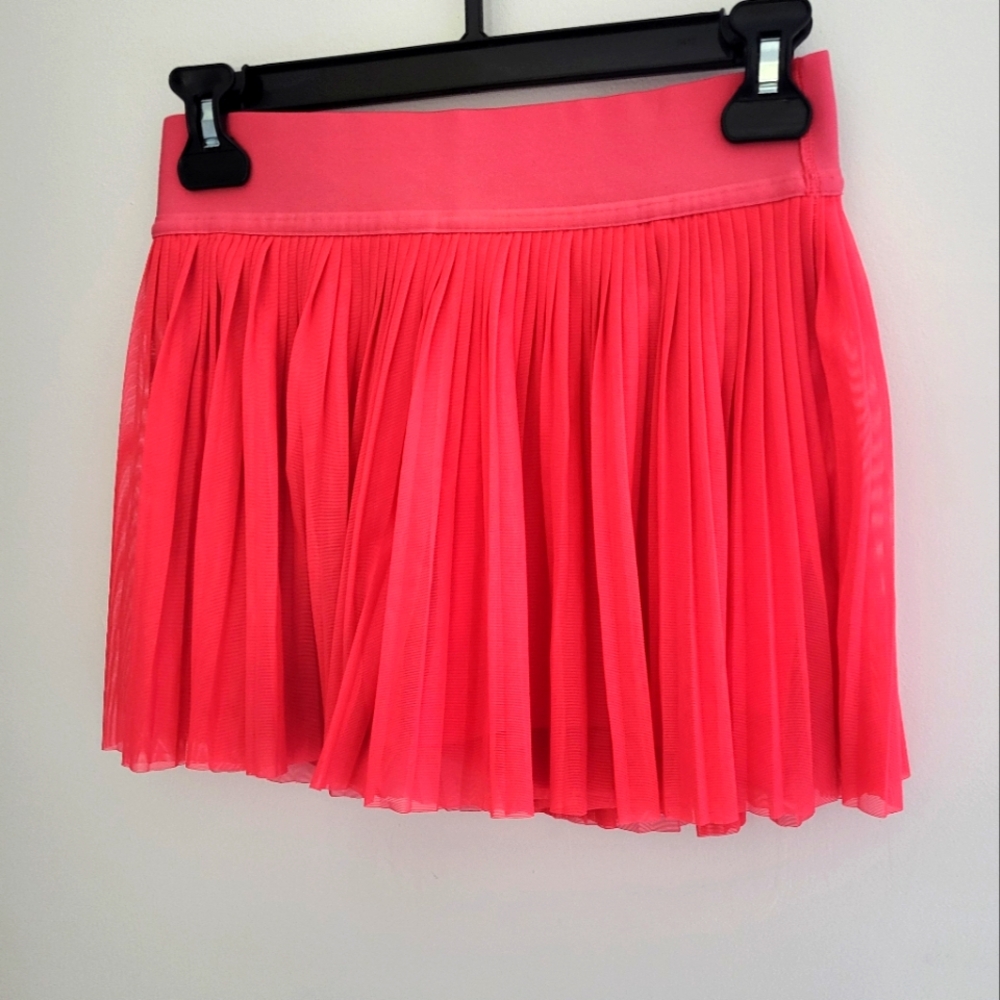 Lululemon Midrise Mesh Pleated Tennis Skirt in Lipgloss with shorts and pockets